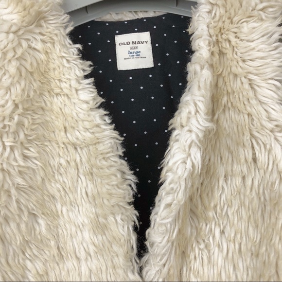 Old Navi high-pile warm Vest size 10-12 - Picture 5 of 7